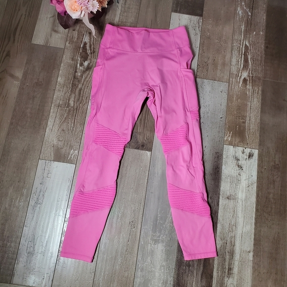 Fabletics Motion365 High-Waisted Moto 7/8 Pink Leggings Women's Size Medium EUC - Picture 14 of 16